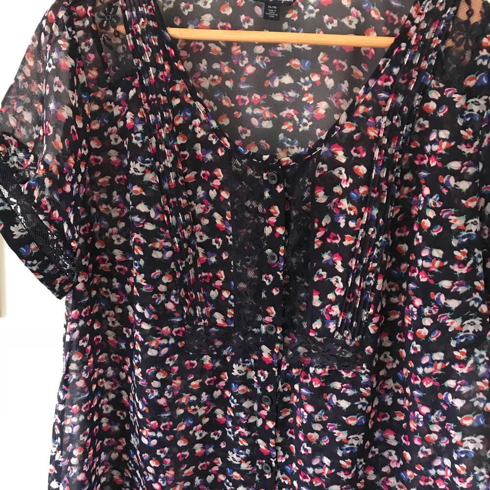 4/$25 American Eagle Floral Top